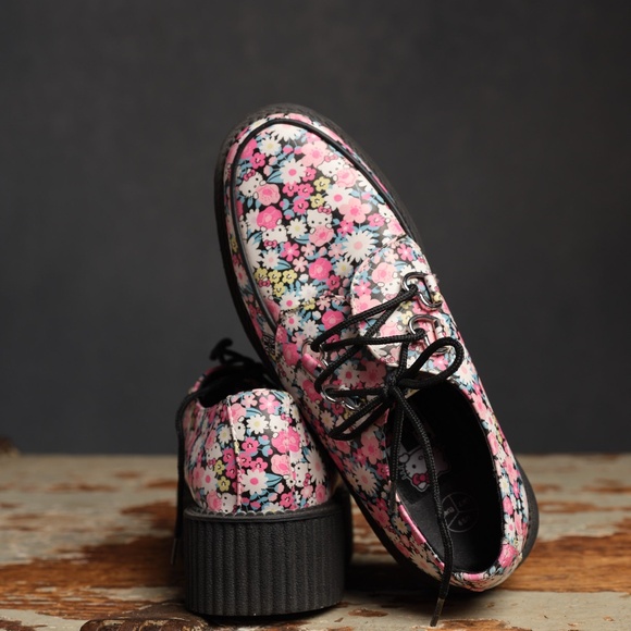 COPY - T.U.K HELLO KITTY FLORAL VIVA MONDO CREEPER size 9 - Picture 3 of 6